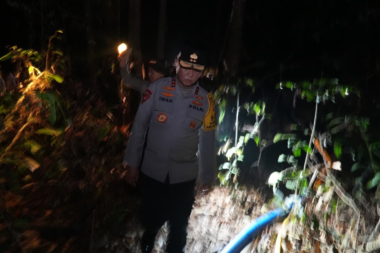 Tinjau Lokasi Karhutla di TN Tanjung Puting, Kapolda Kalteng Fokus Percepat Penanganan dan Antisipasi Kebakaran Susulan