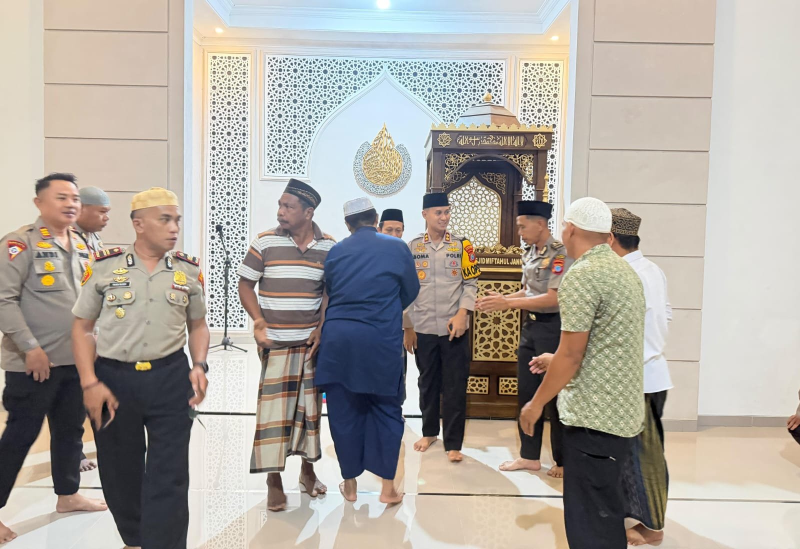 Kapolres Raja Ampat Pimpin Suling di Masjid Miftahul Jannah, Ajak Warga Cegah Kenakalan Remaja